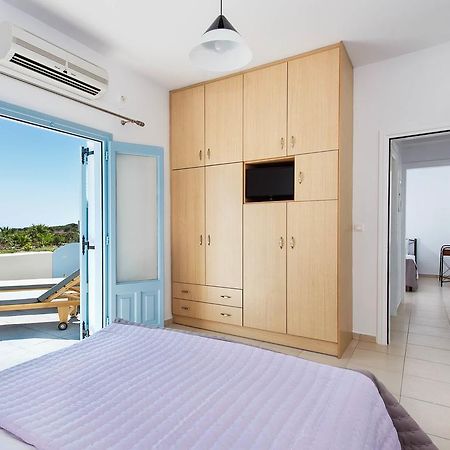 Villa Ann-Margo House Fira  Habitación foto