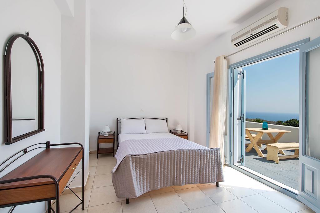 Villa Ann-Margo House Fira  Habitación foto
